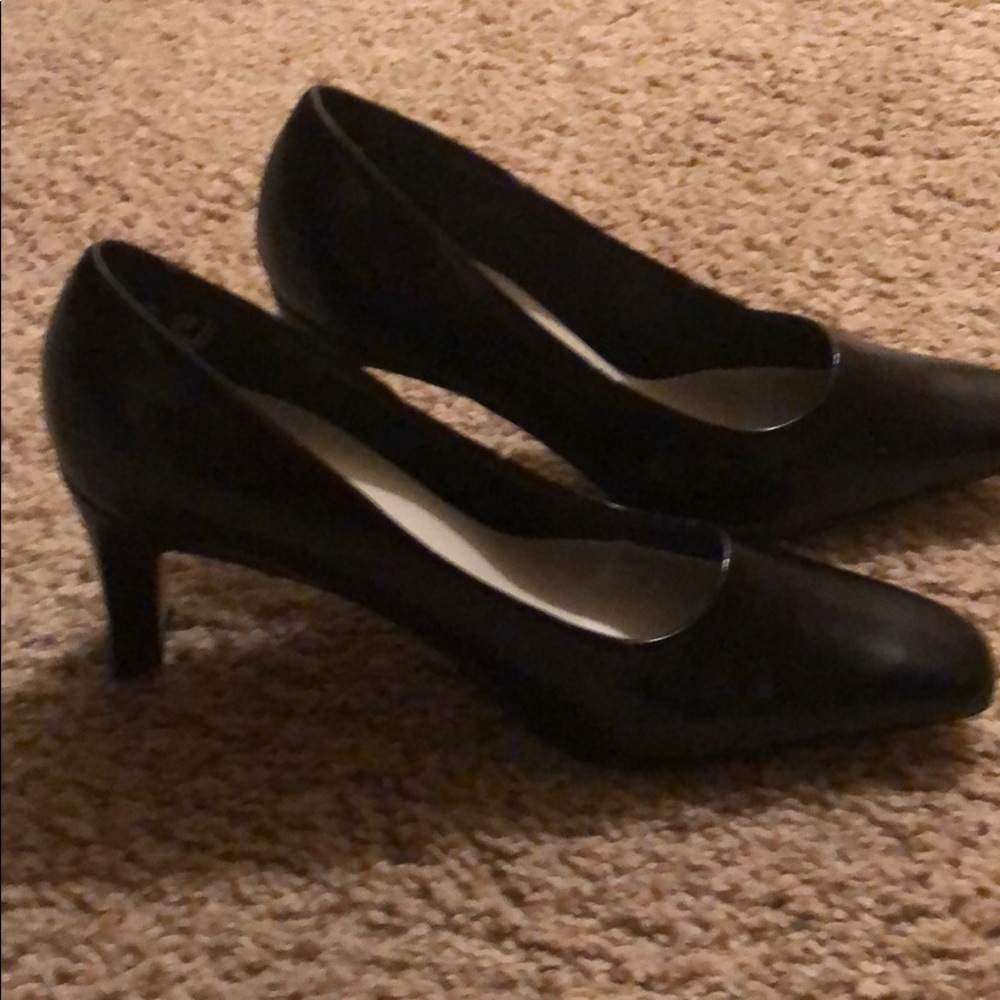 Women’s Black Pumps